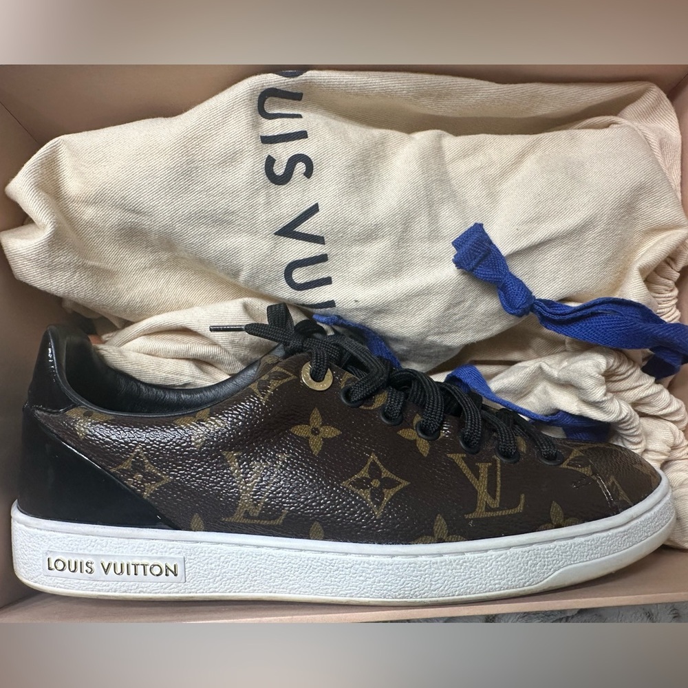 L.V. Frontrow Sneakers